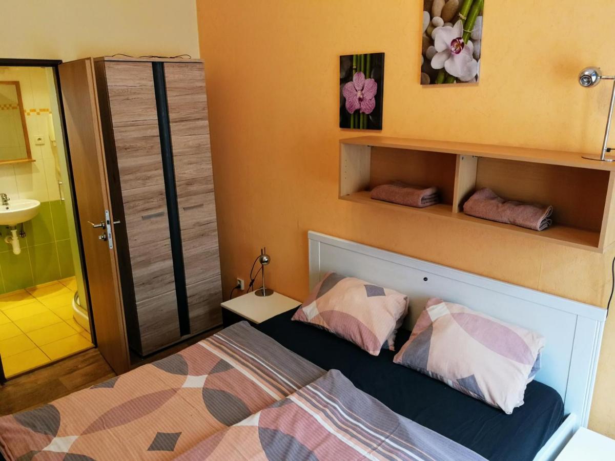 Hostel Sklep Praha Bagian luar foto